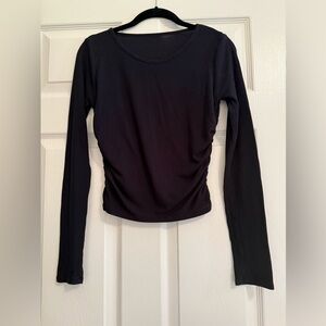 Alo Gather long sleeve top. Size L. Rouched at the sides. Excellent condition.